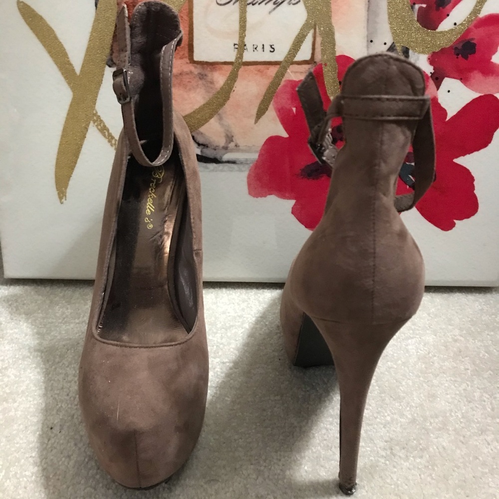 Gorgeous Ankle Strap Pumps